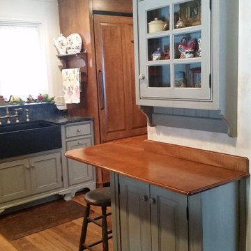 Primitive Colonial Kitchen