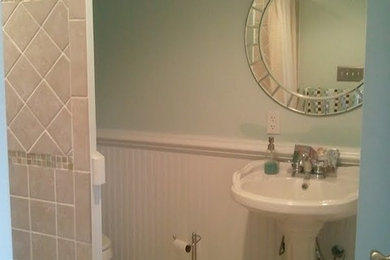 Example of a classic bathroom design in Richmond