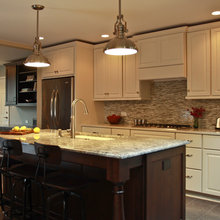 Kitchen w/ Island