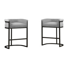 :: Bar Stool ::