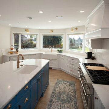 Kitchen -  Stunning White, Blue & Gold