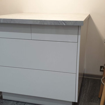 Modern style Handle less fitted kitchen.