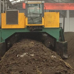 Self-propelled Compost Turner for Animal Manure Compost Making - Products