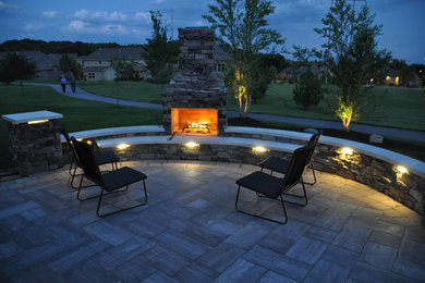 Example of a minimalist patio design in Kansas City