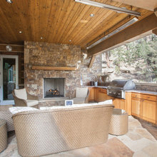 Covered porch / patio