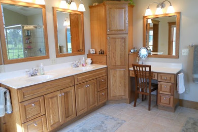 Example of a classic bathroom design in Other
