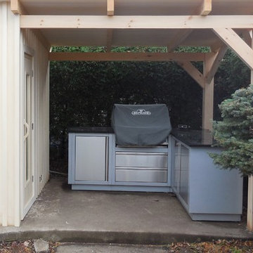 Voici un projet que nous avons fait il ya quelques années .. sauna et barbecue