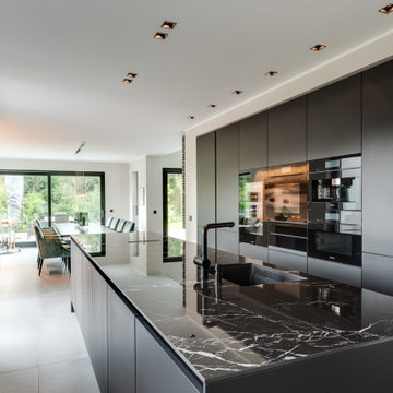 Eleganz in der SieMatic-Küche in mattem Schwarz