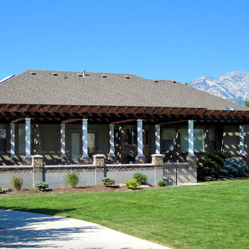 Entertainment Size | Pergola Covered Porch