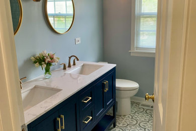 Bathroom - modern bathroom idea in Chicago