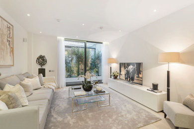 Photo of a modern family room in London.