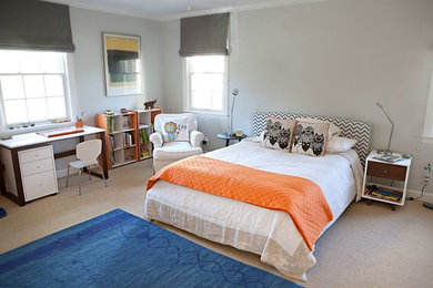 Bedroom - contemporary bedroom idea in Nashville