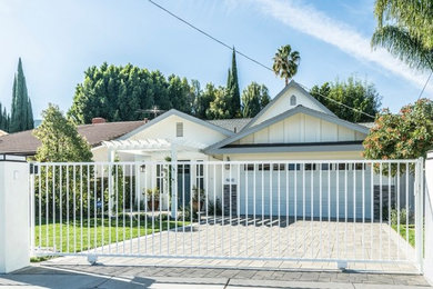 Transitional white exterior home photo in Los Angeles