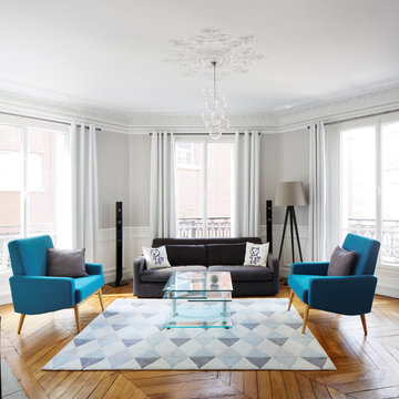 Rénovation d'Appartement Haussmanien - un salon classique chic