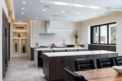 Inspiration for a large modern kitchen in Orlando.