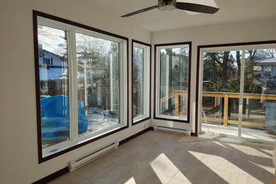 Elegant sunroom photo in Montreal