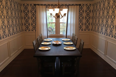Dining Room Wainscoting and Wallpaper