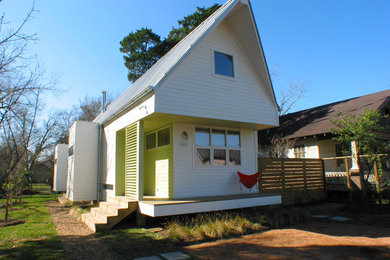 Trendy exterior home photo in Houston
