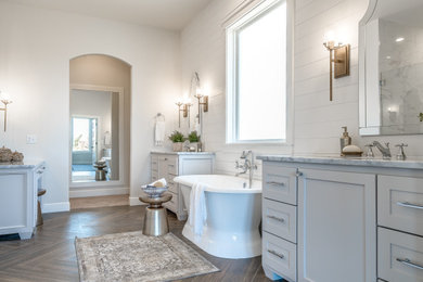 Inspiration for a farmhouse bathroom remodel in Oklahoma City