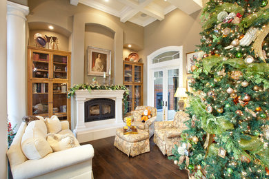 Elegant living room photo in Sacramento