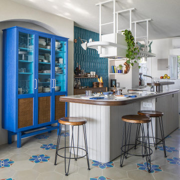 THE WEEKEND HOUSE