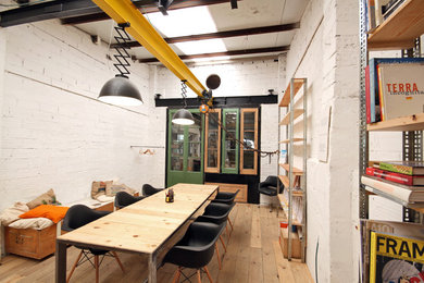 Inspiration for an industrial home office remodel in Barcelona