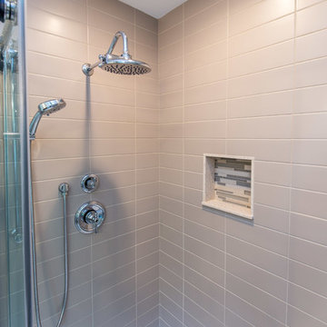 Modern Bath with Soaking Tub