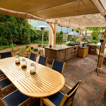 Outdoor Kitchens and Dining