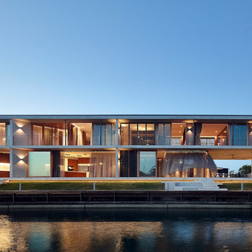 Project | V House