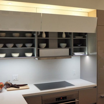 Fold-up wall unit doors with Servo-Drive | Modern Kitchen