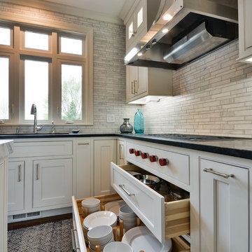 Large Island Transitional Kitchen