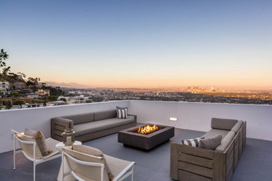 Deck - large modern rooftop deck idea in Los Angeles