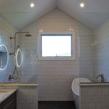 Bright, Beachy Bathroom