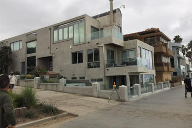 Minimalist exterior home photo in Los Angeles