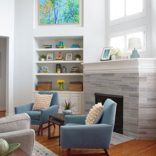 75+ Wohnen mit Eckkamin und orangem Boden Ideen & Bilder - April 2021