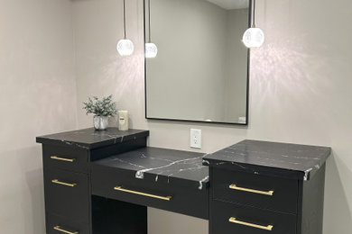 Home design - contemporary home design idea in Toronto