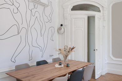 This is an example of a dining room in Lyon.