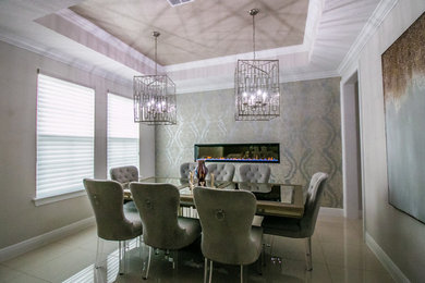 Dining room - contemporary dining room idea in Orlando