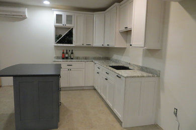 Example of a minimalist home design design in New York