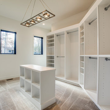 Unique Features & Closets