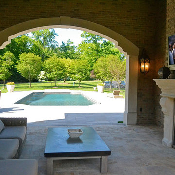 Poolside Entertainment | TV & Sound Systems
