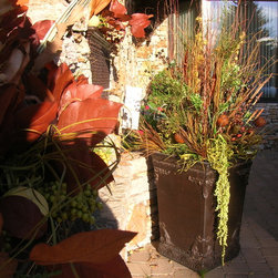 Seasonal Containers - Outdoor Pots And Planters