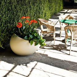 Uovo di Colombo Outdoor Planters by Serralunga - Outdoor Pots And Planters