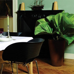 Liscio Siena Outdoor Planters by Serralunga - Outdoor Pots And Planters