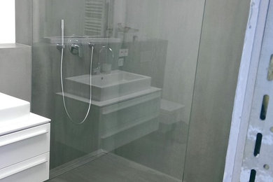 Glastrennwand für den Duschbereich