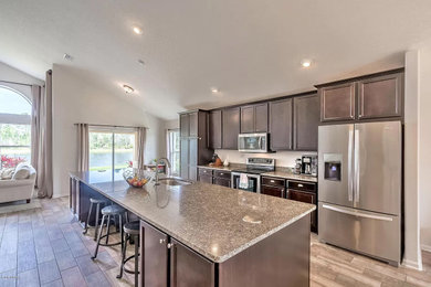 Transitional kitchen photo in Nashville