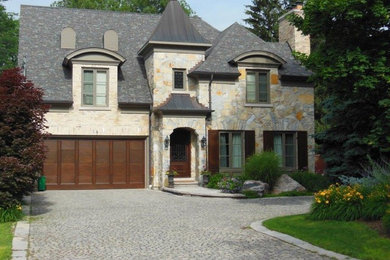 Small traditional exterior home idea in Toronto