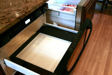 Example of a classic kitchen design in Indianapolis
