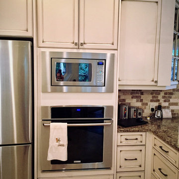 Pender Island - Custom Kitchen