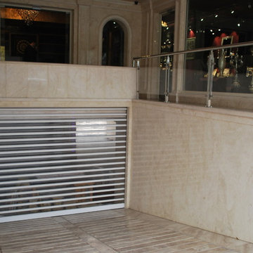 Transparent roller shutter